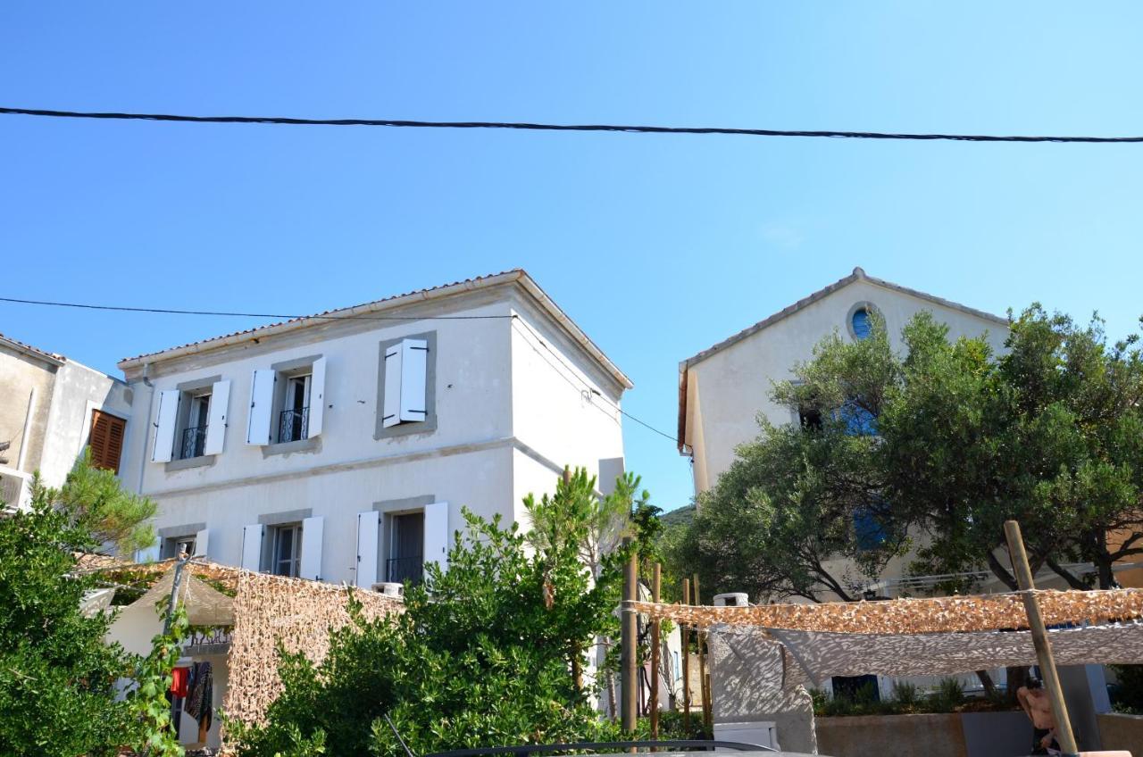 Apartments Martamare Martinšćica エクステリア 写真