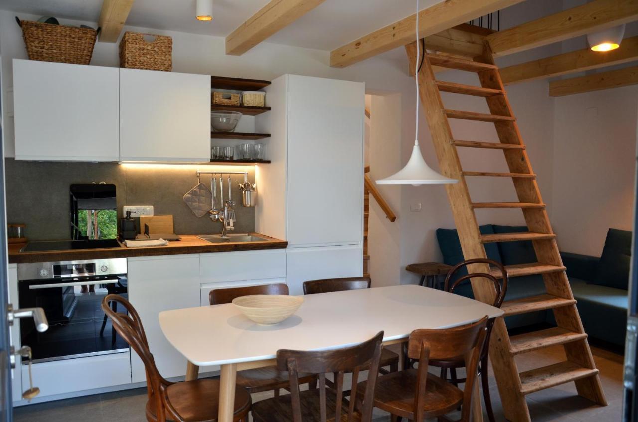 Apartments Martamare Martinšćica エクステリア 写真