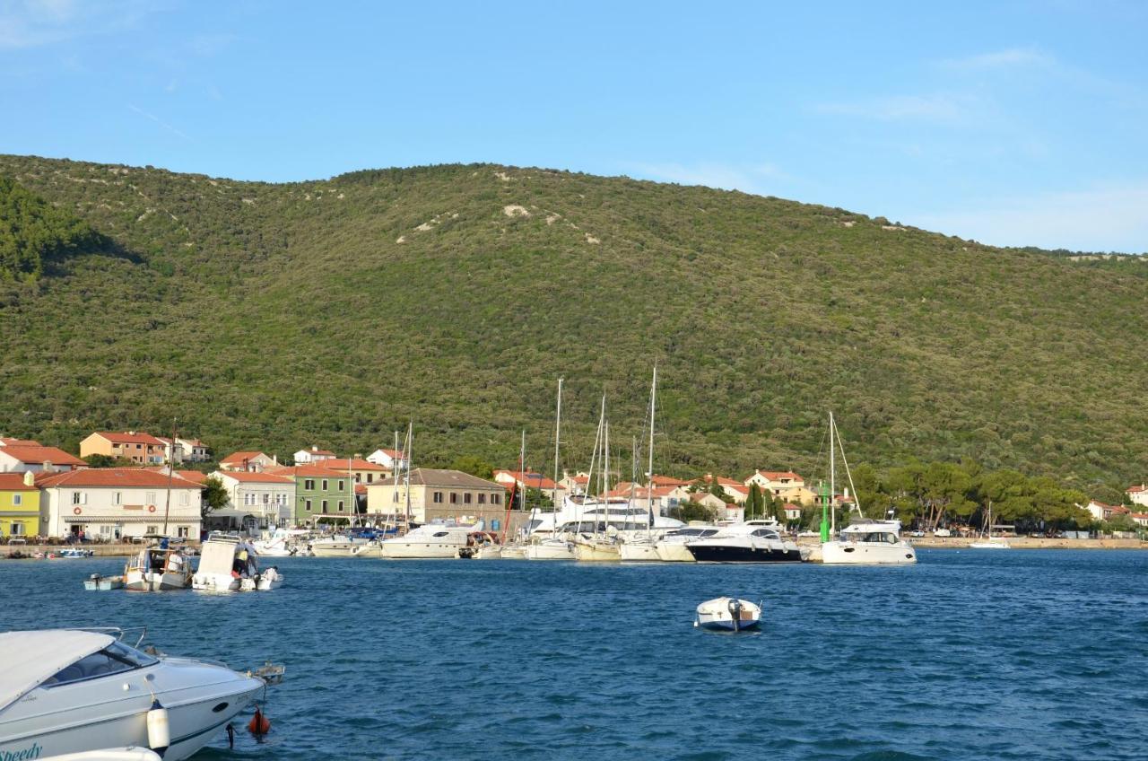 Apartments Martamare Martinšćica エクステリア 写真