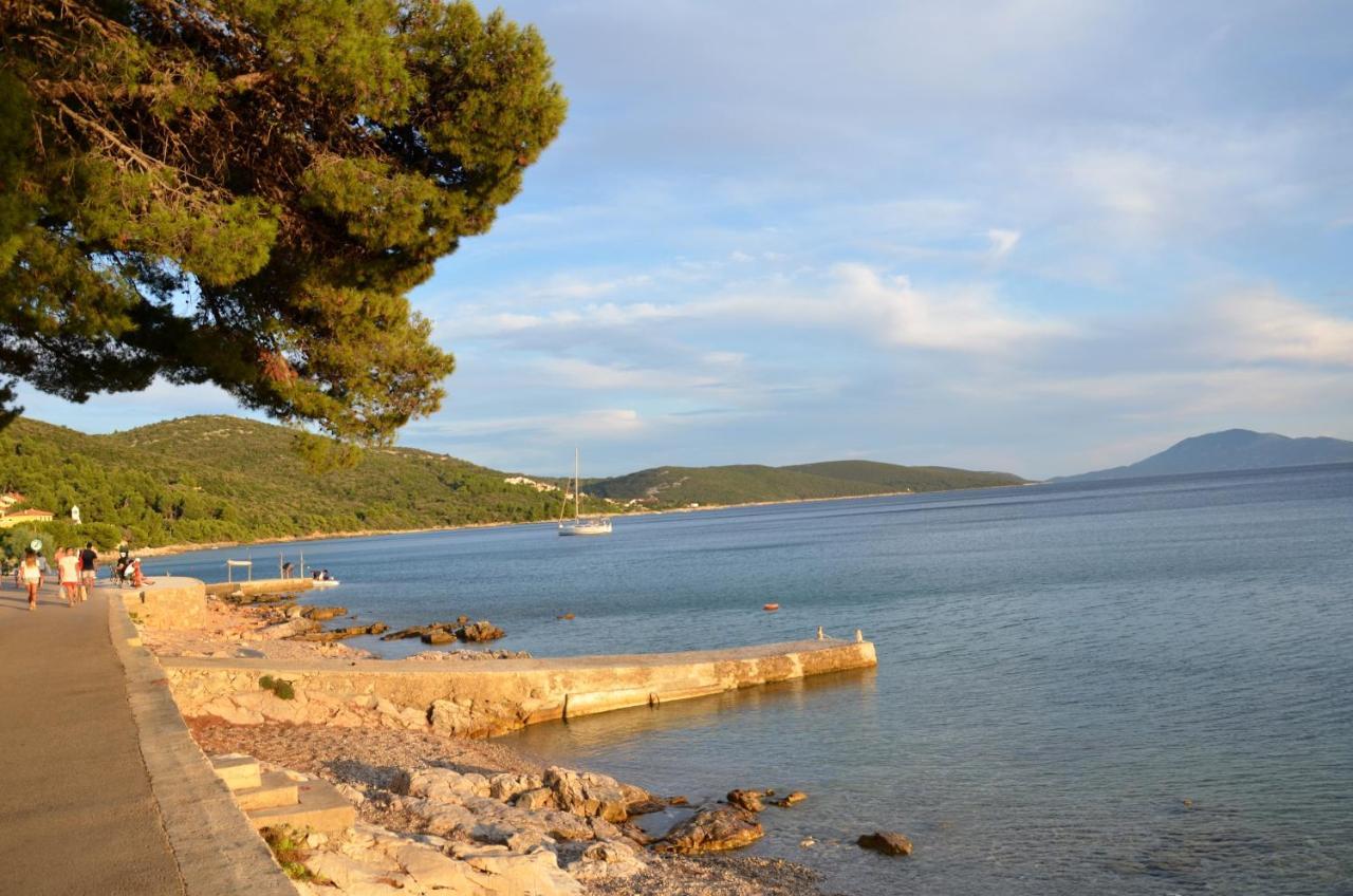 Apartments Martamare Martinšćica エクステリア 写真