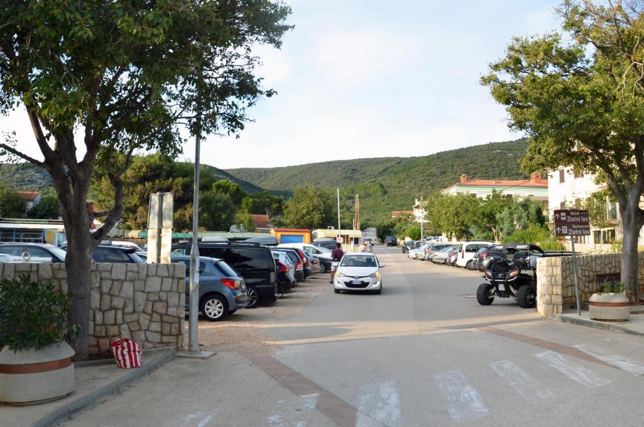 Apartments Martamare Martinšćica エクステリア 写真